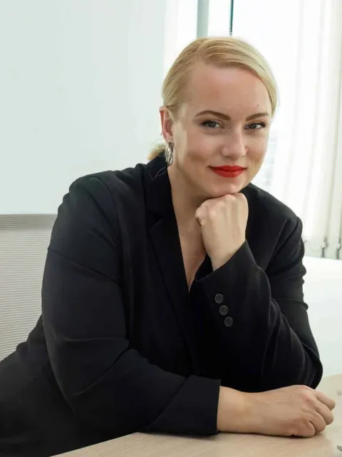 Елена Фингарова